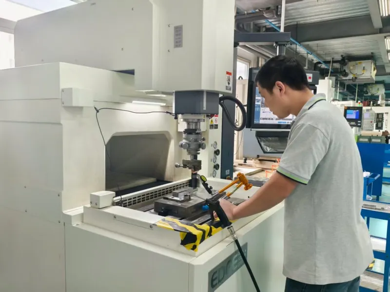 卓能接线端子工厂车间 接线端子符号的种类、使用方法及作用(图1)